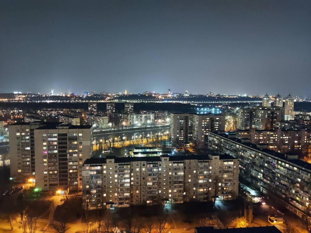 Студія З Неймовірним Краєвидом Біля М Лівобережна Ліфт Інтернет Працює Kiev Exterior foto