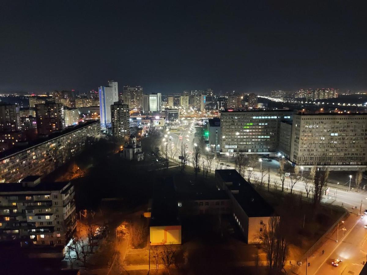 Студія З Неймовірним Краєвидом Біля М Лівобережна Ліфт Інтернет Працює Kiev Exterior foto