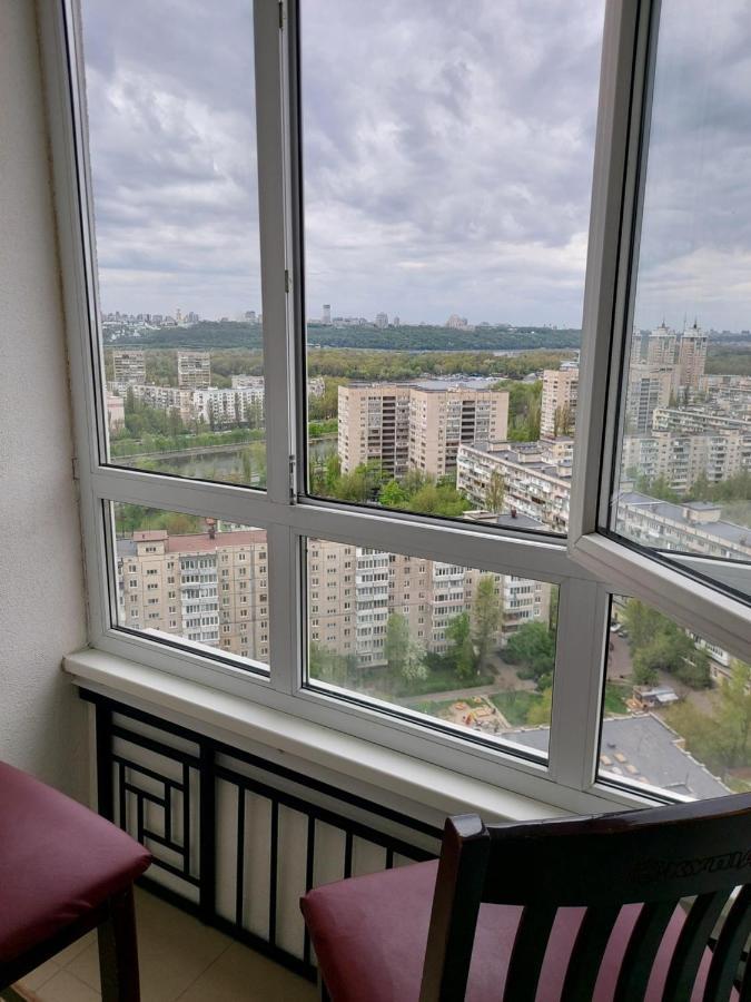 Студія З Неймовірним Краєвидом Біля М Лівобережна Ліфт Інтернет Працює Kiev Exterior foto